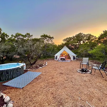 The Juniper Ranch And Retreat Hotel Canyon Lake Exterior photo